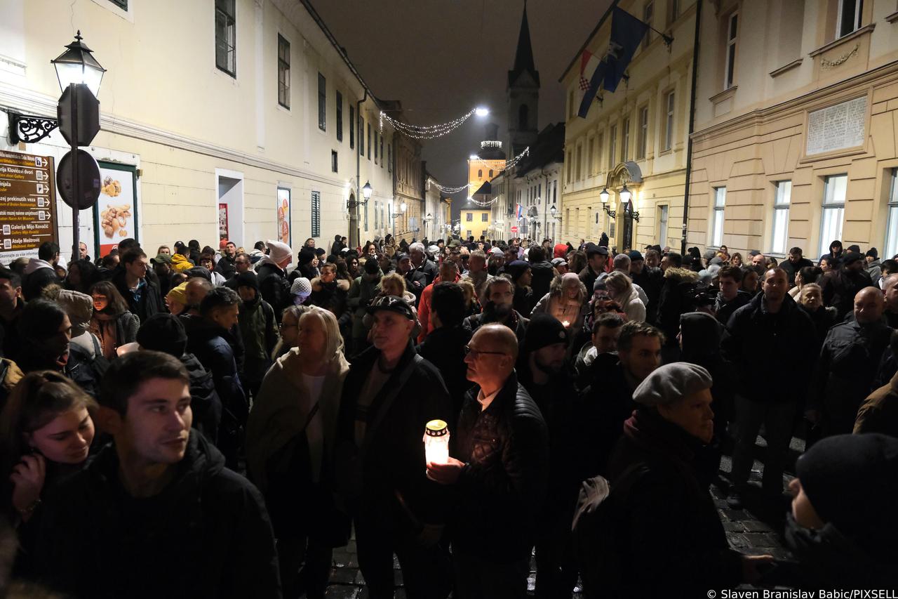 Zagreb: Bijeli tihi marš, prosvjednici se probili do Markovog tga usprkos policiji 