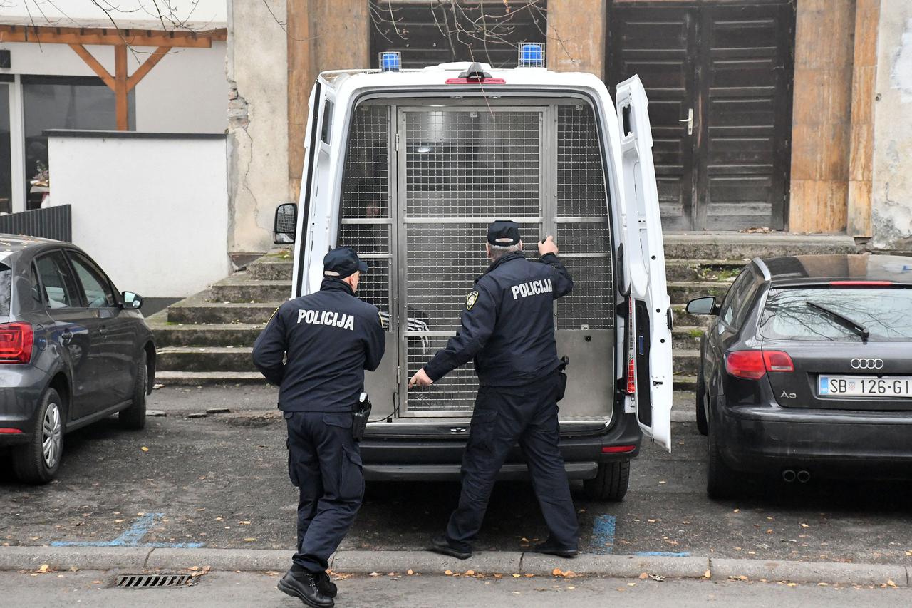 Slavonski Brod: Priveden državljanin BiH ​koji je osumnjičen za krijumčarenje migranata