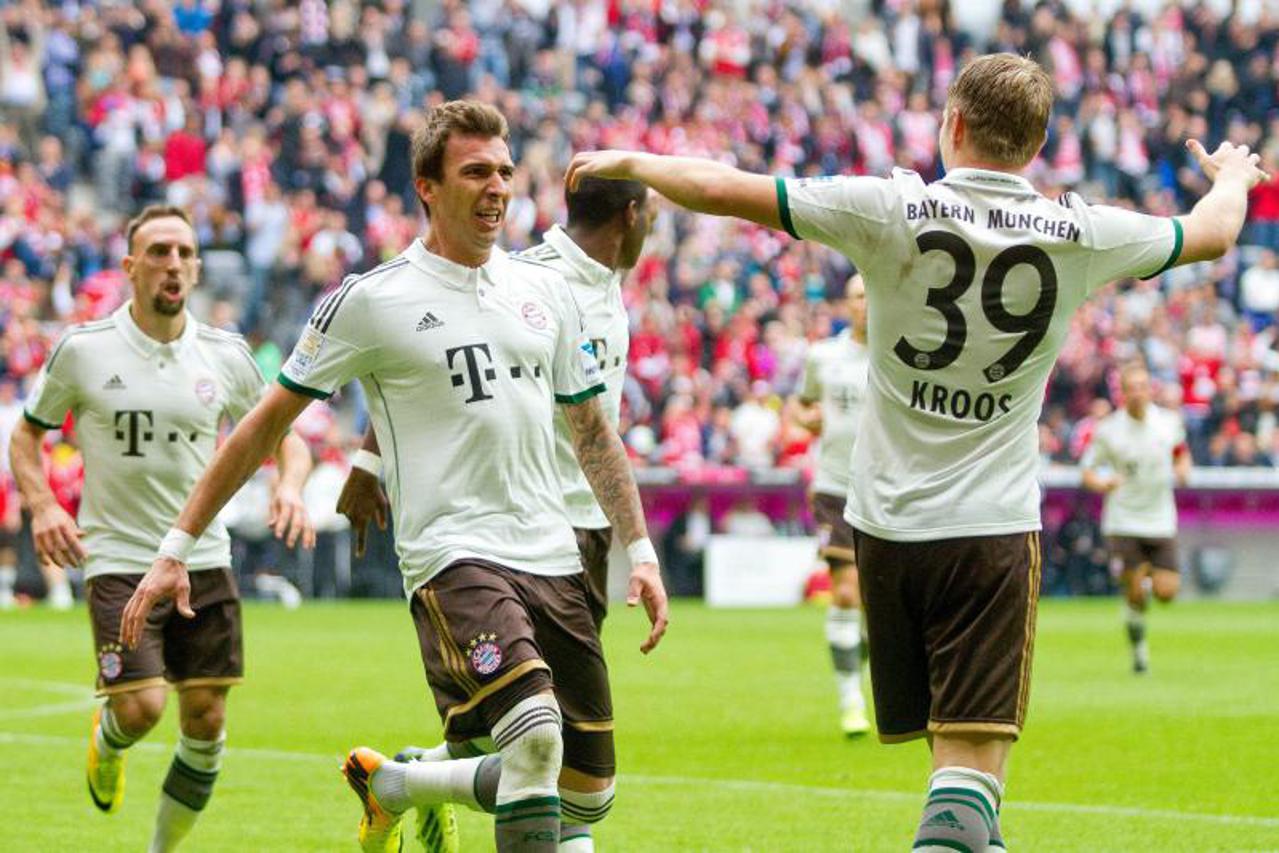 Toni Kroos, Mario Mandžukić