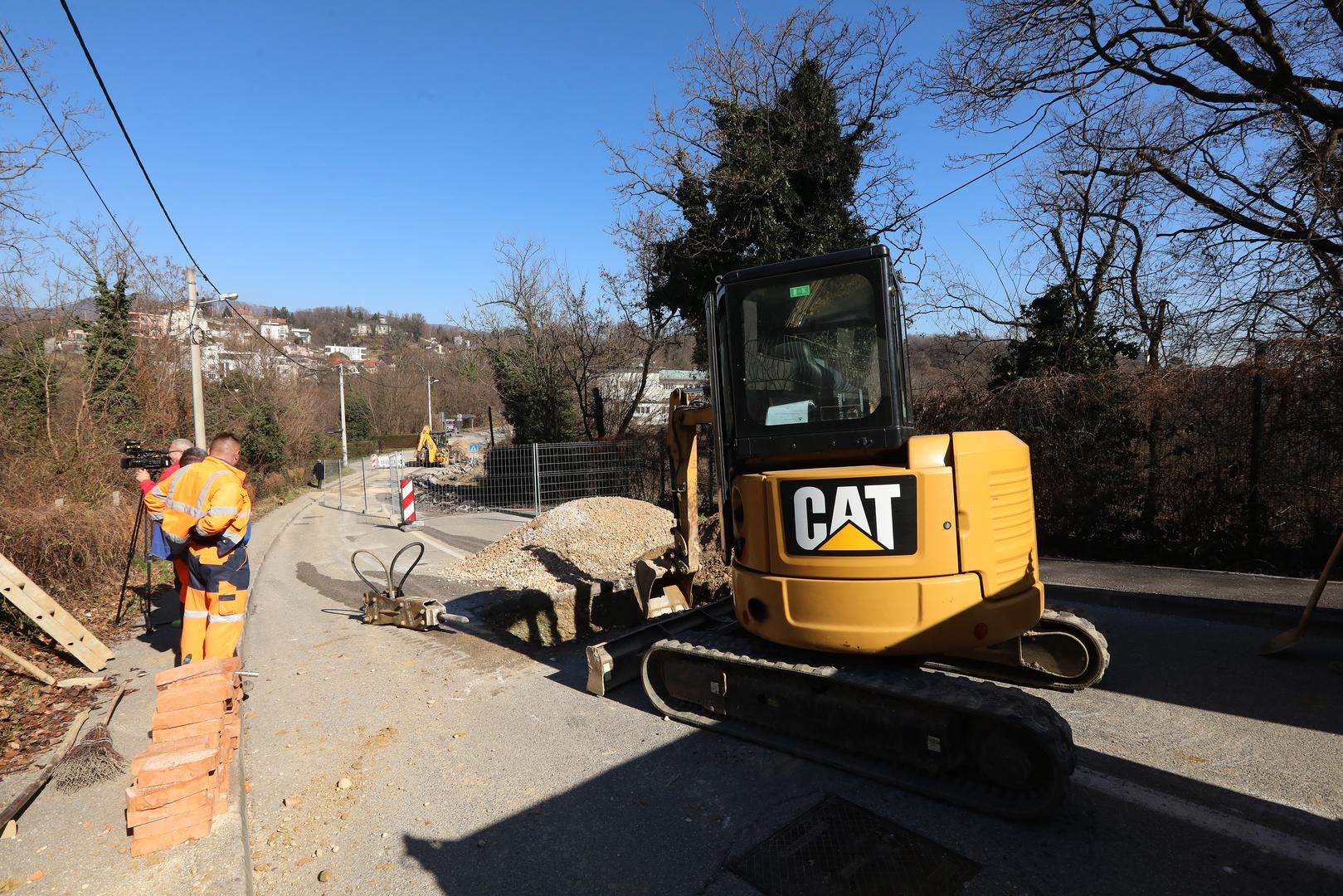 Tomašević je najavio da bi se tamo promet trebao stabilizirati idući tjedan kada će početi i istražni radovi.  Uz to, kazao je, zna se da tamo klizišta postoje godinama i desetljećima te se prate a nekada se, kao i sada, aktiviraju. 