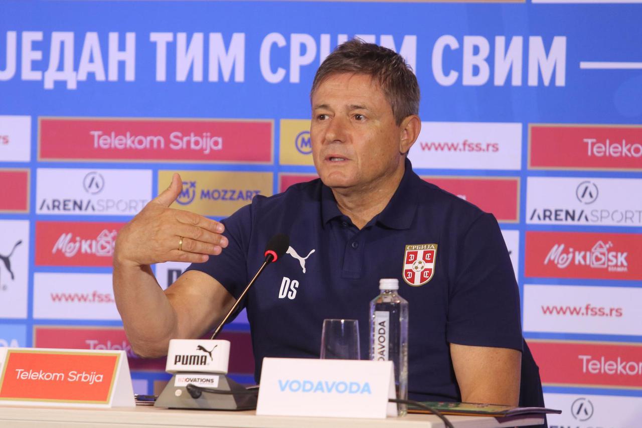 Beograd: Izbornik nogometne reprezentacije Srbije Dragan Stojković obratio se medijima