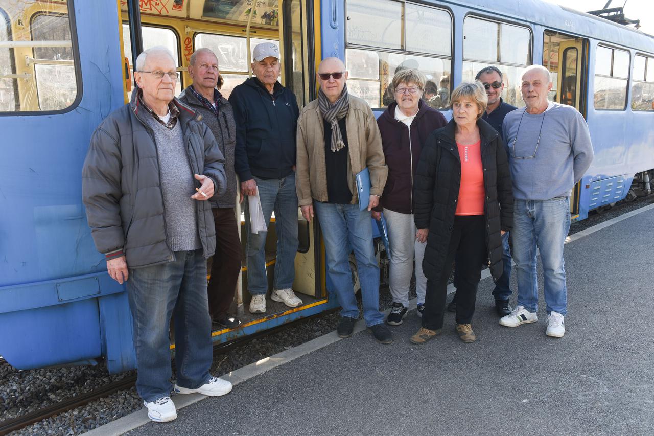Stanovnici Gračana uz tramvajsku prugu