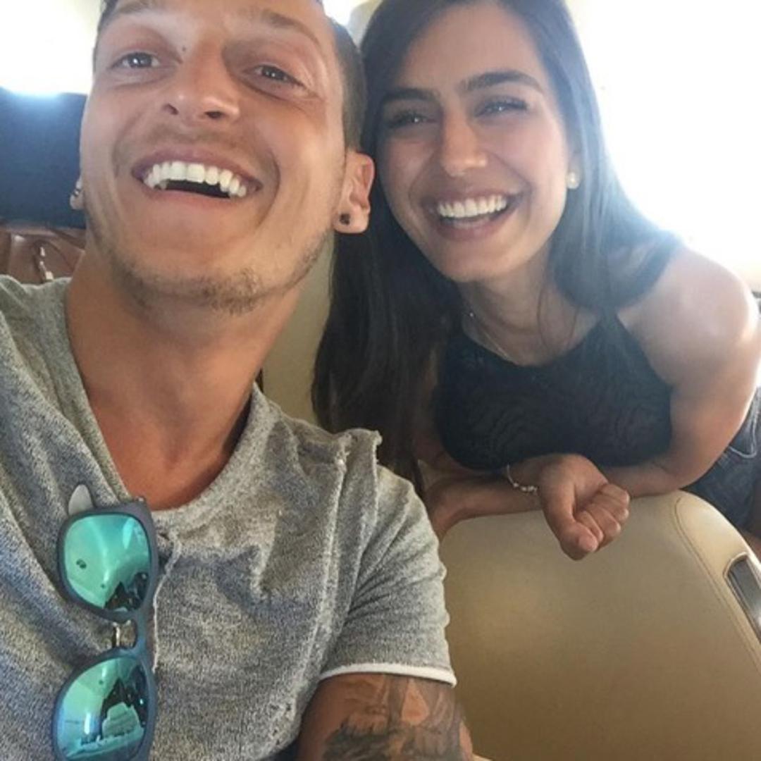 Vijest se razljutila Nijemce koji i ovako Özila često kritiziraju zbog odnosa s Erdoganom