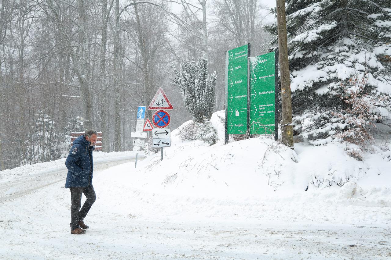 Zagreb: Snježni pokrivač je prekrio Sljeme