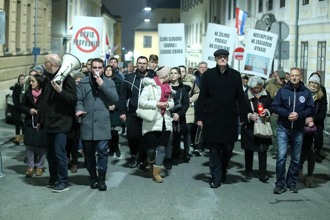 Prosvjednici i večeras na Markovu trgu protiv uvođenja covid-potvrda