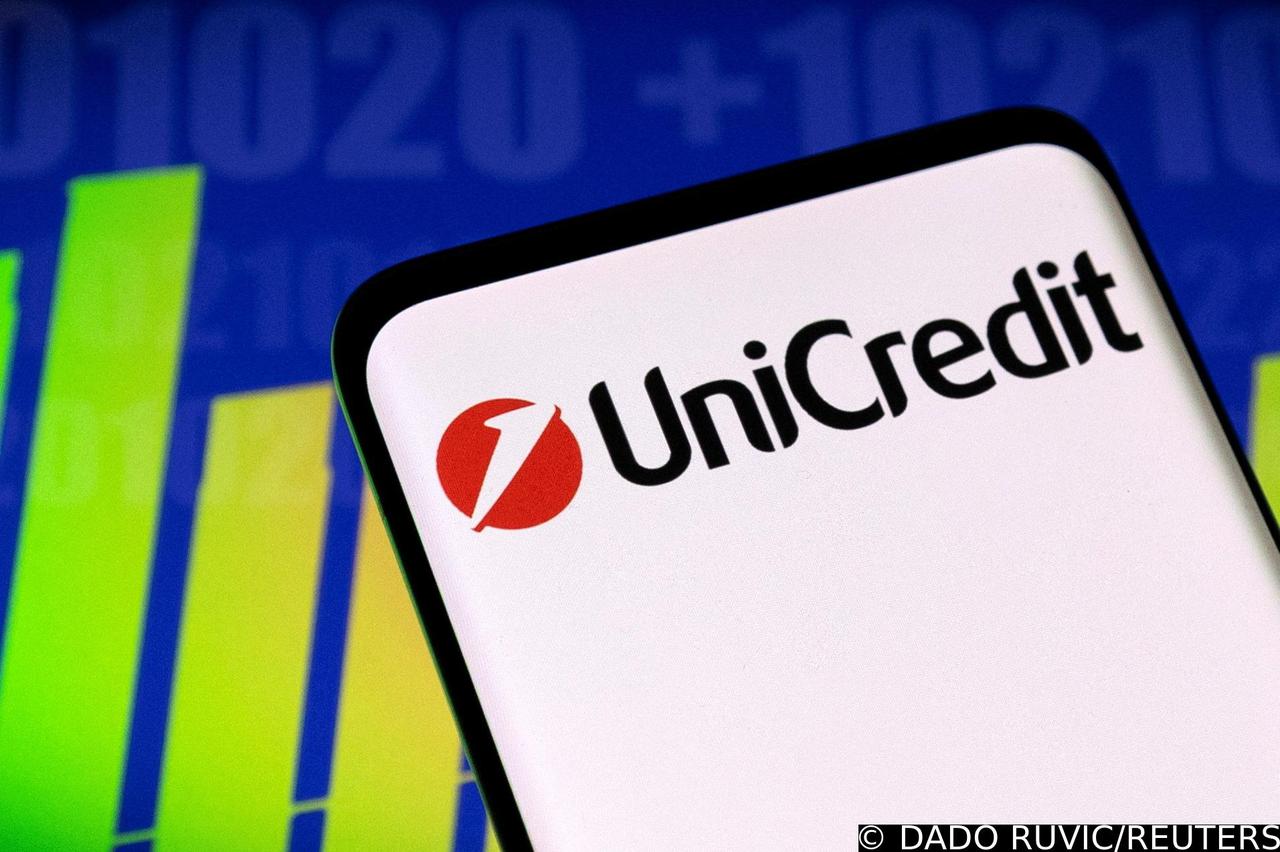 FILE PHOTO: Illustration shows Unicredit logo