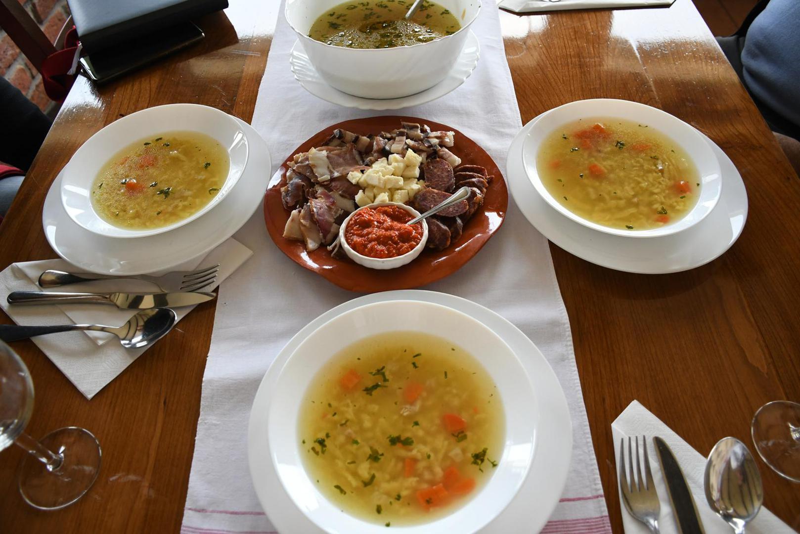 12.04.2023., Velika Pisanica - Turisticka patrola Vecernjeg lista, Opcina Velika Pisanica. Srediste, opcina Velika Pisanica. Izletiste Na malenom brijegu u vlasnistvu OPG-a Vlajnic. Gastro ponuda domacih jela Photo: Damir Spehar/PIXSELL