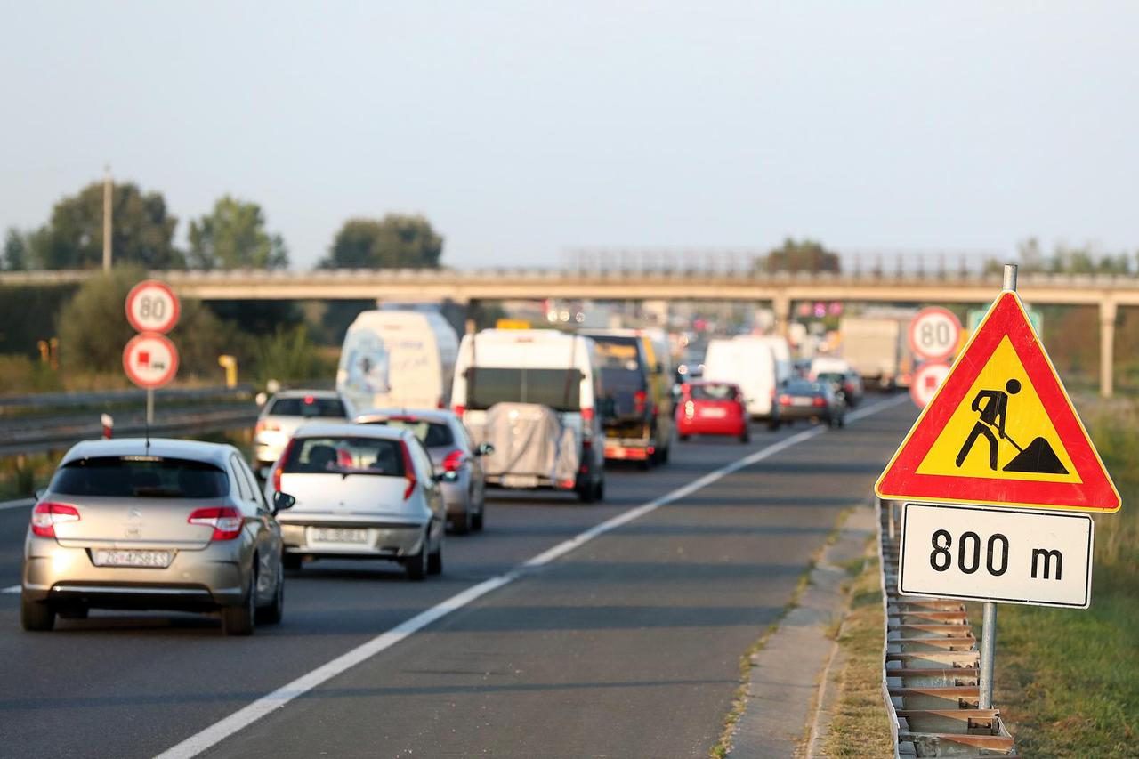 Zagreb: Radovi na sanaciji prijelaznih naprava na mostu Sava u smjeru Lipovca