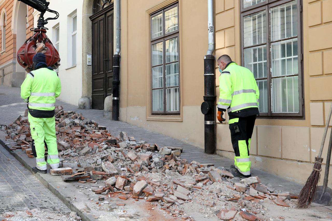 Zagreb: Odvoz građevinskog otpada nastalog u potresu