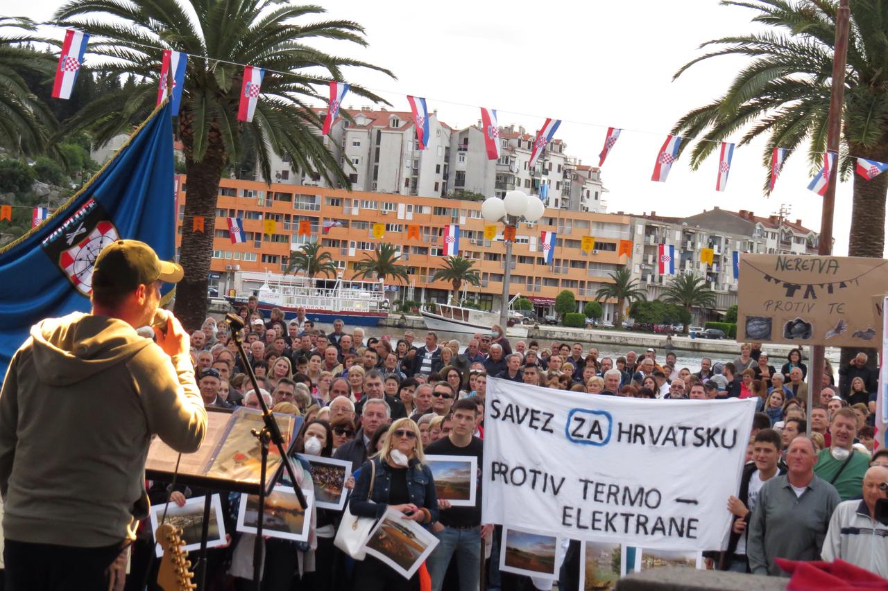 17.05.2014., Ploce - Oko 2500 stanovnike doline Neretve, susjednih gradova i opcina odazvalo se pozivu gradjanske inicijative 