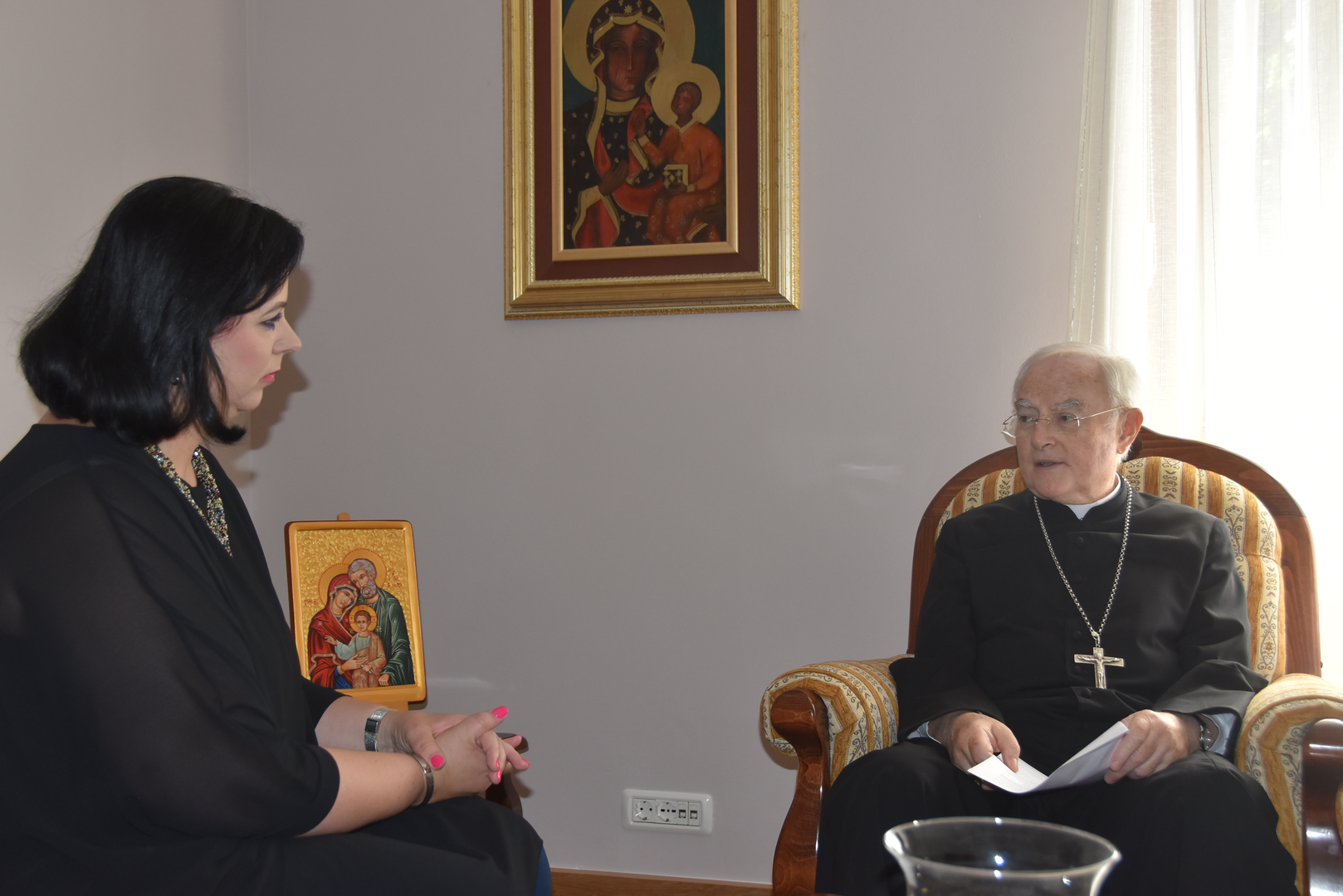 Nadbiskup Henryk Hoser, podrijetlom Poljak, razgovarao je s našom novinarkom Valentinom Rupčić u župnom uredu u Međugorju