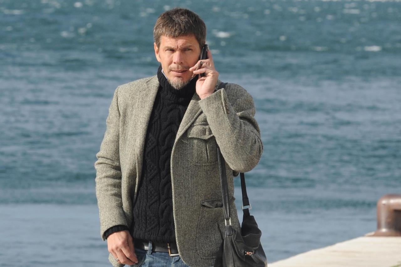 24.01.2015., Sibenik - Proslavljeni hrvatski nogometas Zvonimir Boban u setnji rivom.  Photo: Hrvoje Jelavic/PIXSELL