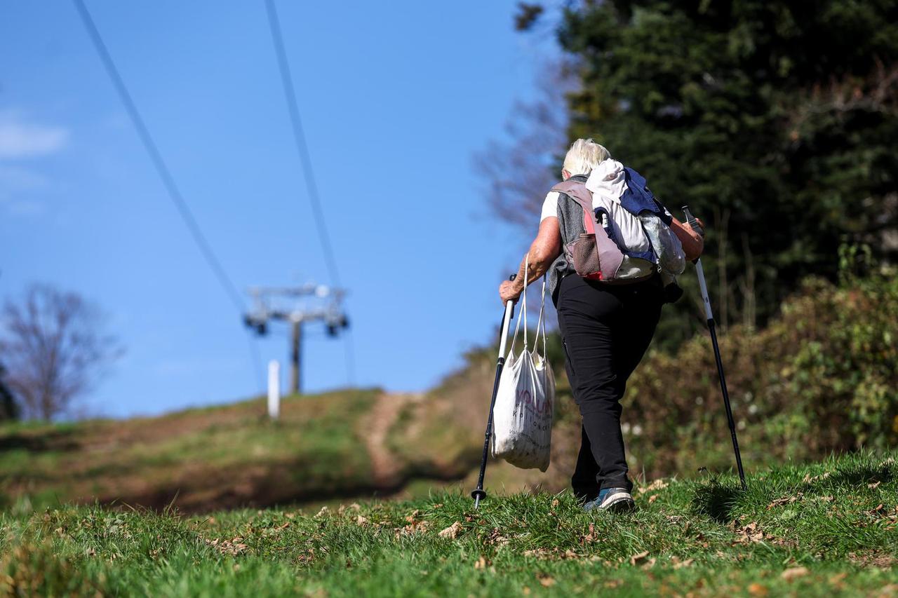 Sunčan nedjelji dan brojni građani proveli su u Parku prirode Medvednica