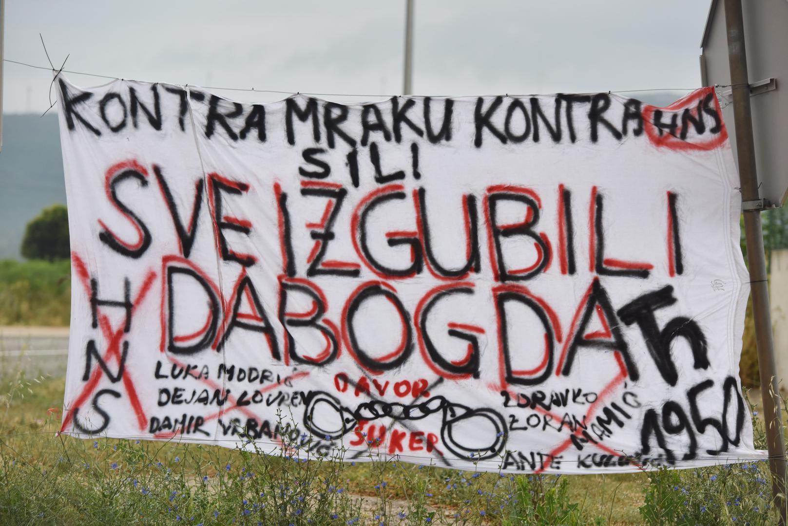 U Dalmaciji, a posebno među navijačima Hajduka, već duže godina traje nezadovoljstvo načinom na koji je naš nogomet ustrojen