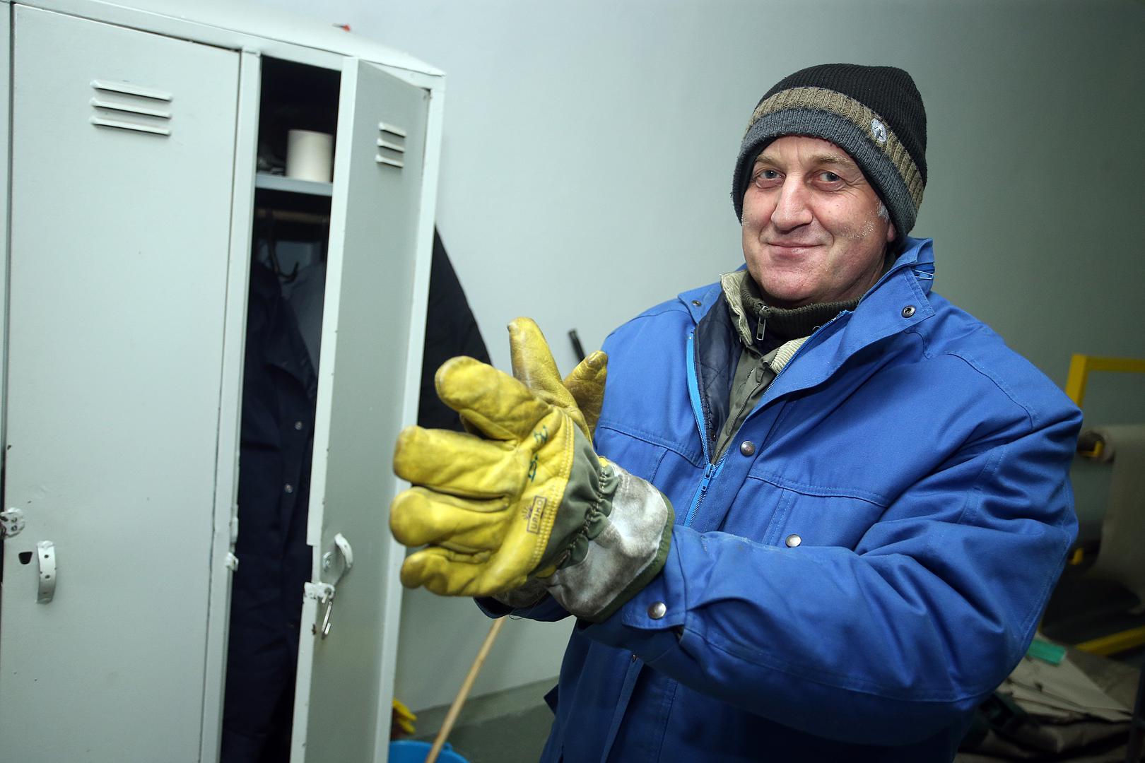 Termogaće, debele čarape, kapa, rukavice, štitnici za bubrege...