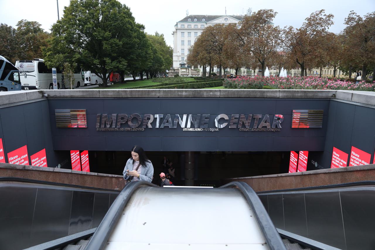 Zagreb: U Importanne centru ne radi jedan smjer pokretnih stepenica
