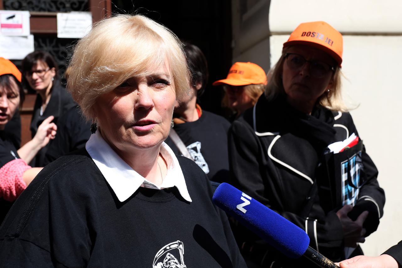 Zagreb: Prosvjed radnika Hrvatskog zavoda za mirovinsko osiguranje