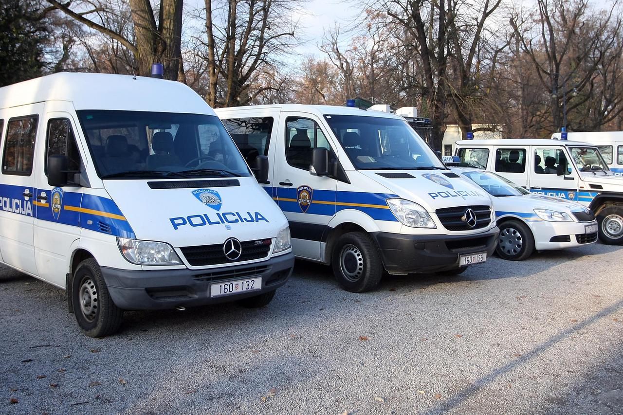 policija