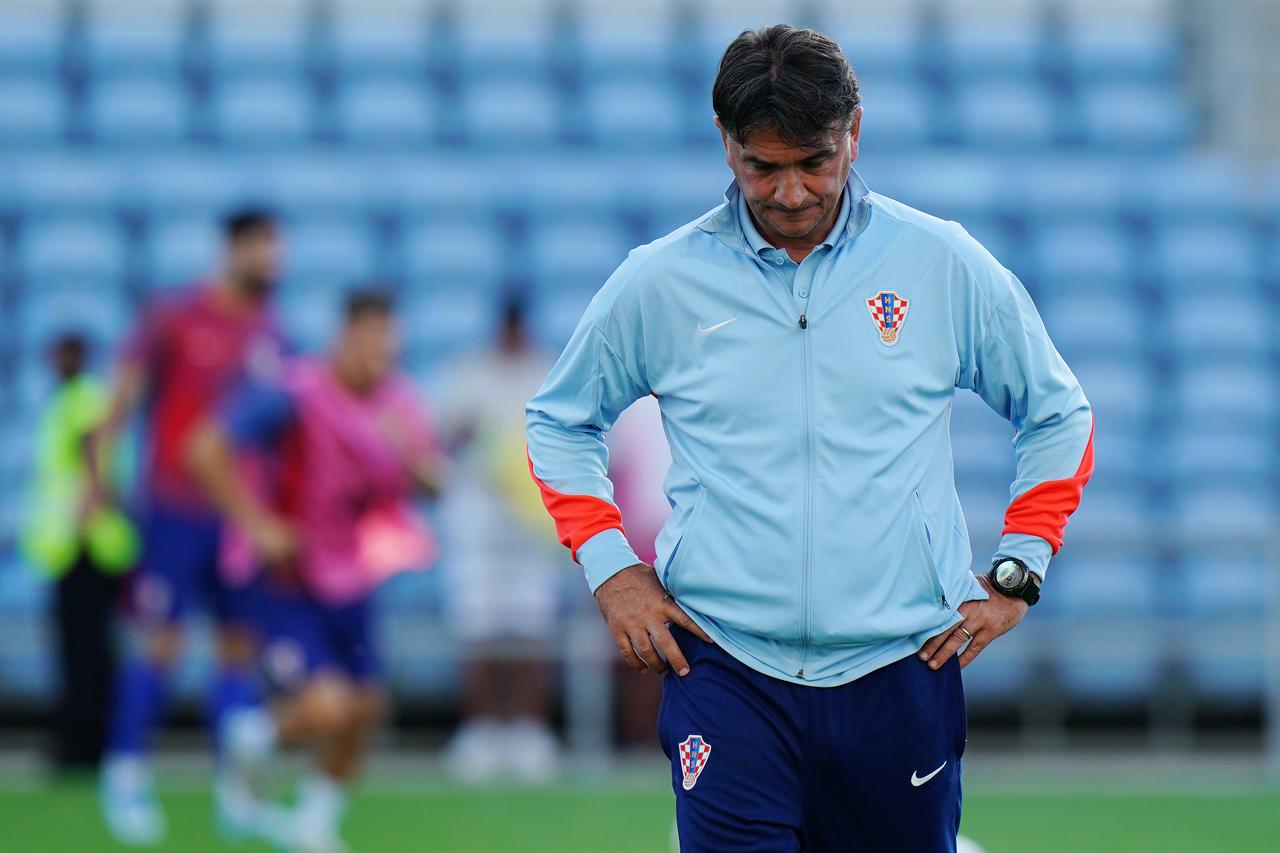 Zagrijavanje nogometaša Gibraltara i Hrvatske uoči utakmice kvalifikacija za FIFA Svjetsko prvenstvo