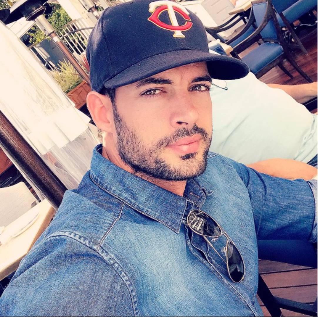 U vezi s Elizabeth Gutiérrez 2006. dobio je sina Christophera, a 2010. kći  Kailey. Šuška se da je veliki zavodnik i da je bio s Jennifer Lopez, bivšom Miss Universe svijeta Ximenom Navarrete...