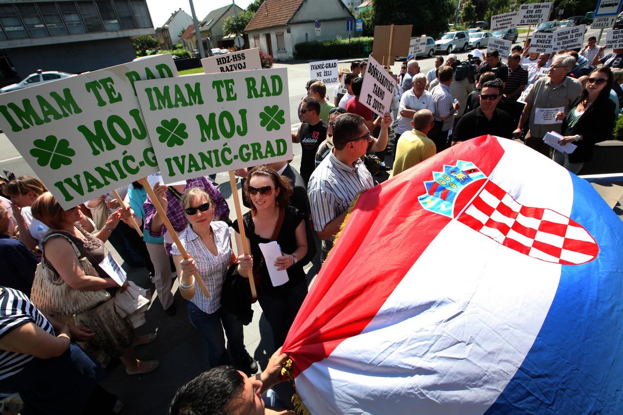 Prosvjed mjestana Ivanic Grada protiv zupanijskog deponija u Tarnom 