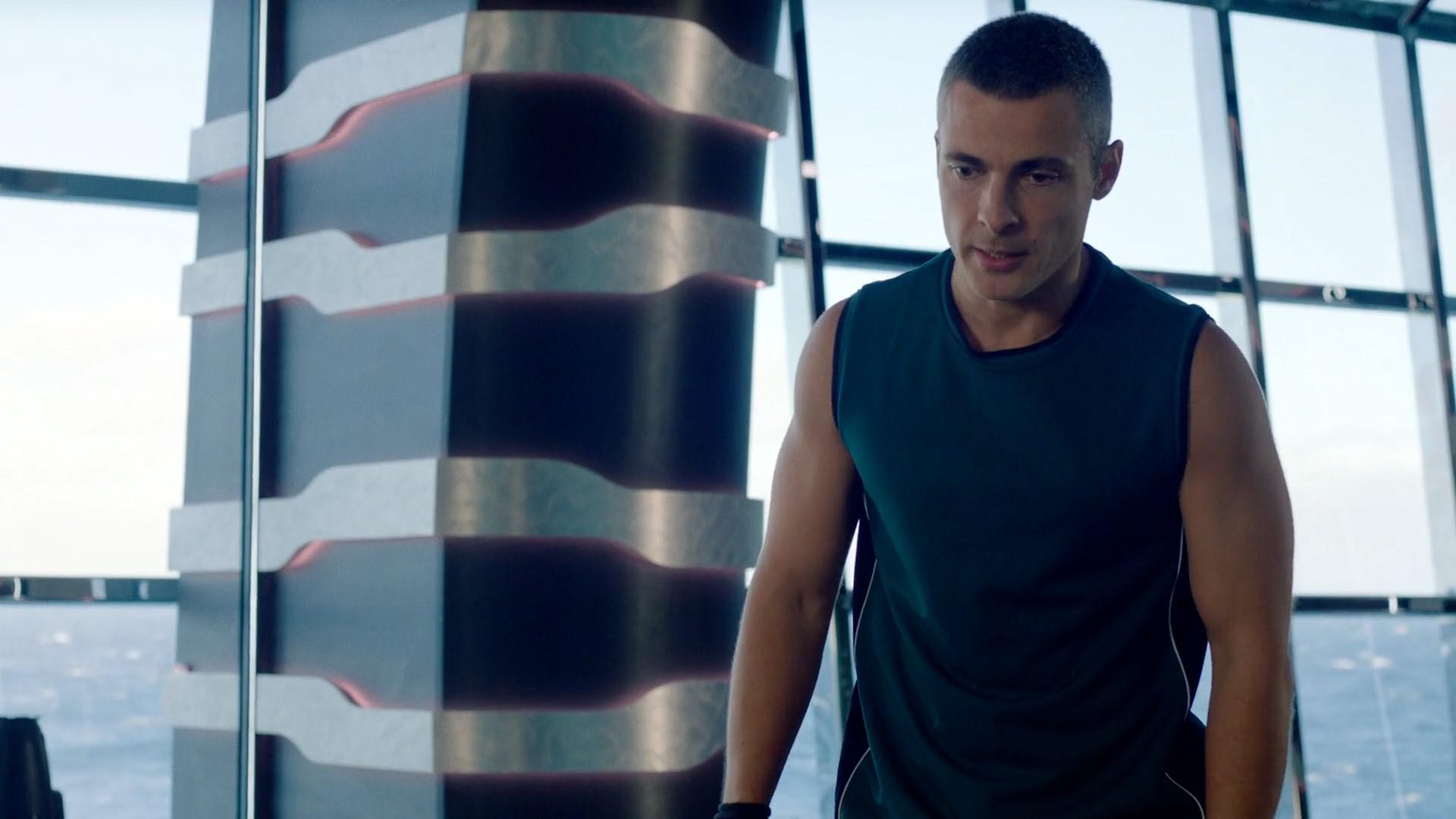 Zoran ima i veliku strast izvan glume, a to je šah, koji igra od malih nogu. Ljubav prema drevnoj igri naslijedio je od oca, a za sebe kaže da je strastven igrač koji ne voli gubiti. - Kao i u životu, odigrao si potez i sad se nosi s tim. Napravi najbolje iz te situacije - objasnio je svoju životnu filozofiju.