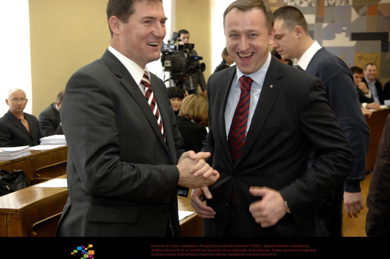 '17.12.2009.,Osijek - Sjednica Gradskog vijeca povodom proracuna grada Osijeka za 2010. godinu,Gordan Matkovic i Kresimir Bubalo Photo: Davor Javorovic/PIXSELL'