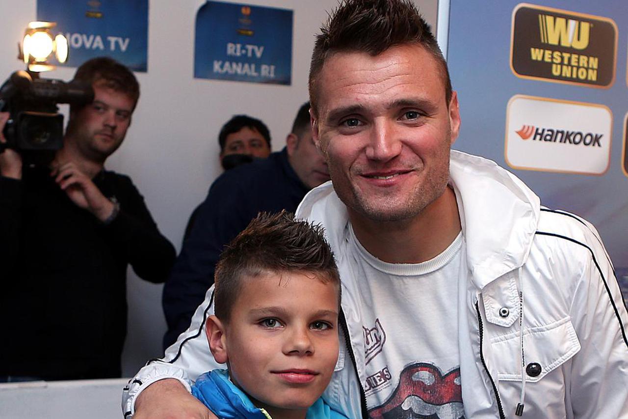 Rijeka: Leon Benko sa sinom Maurom nakon utakmice protiv Betisa