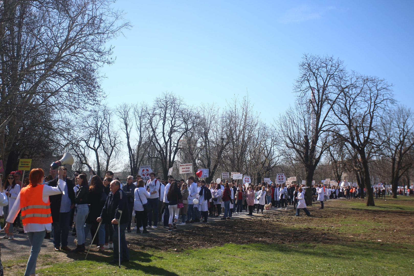 18.03.2023., Zagreb - Pod sloganom "SOS za zdravstvo", pet krovnih lijecnickih udruga organiziralo je veliki prosvjed na Trgu sv. Marka kojim su iskazali nezadovoljstvo svojim statusom, placama, ali i cjelokupnim stanjem u zdravstvenom sustavu.  Photo: Lovro Domitrovic/PIXSELL