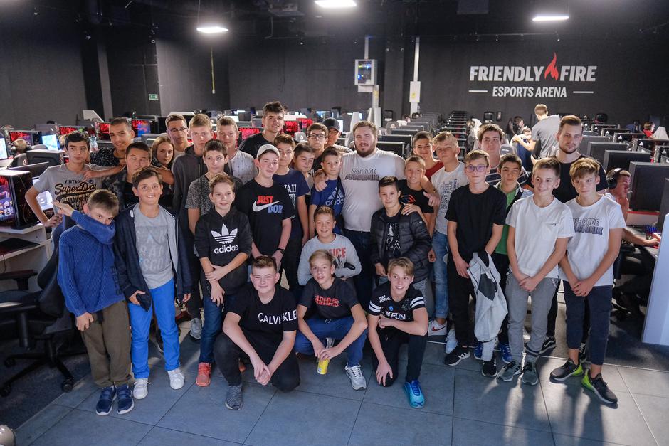 U igraonici Friendly Fire održan je turnir videoigara