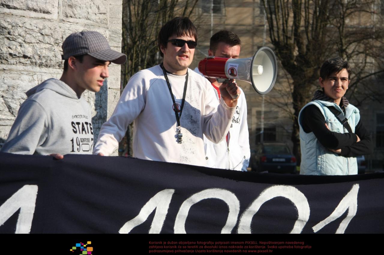 PXL_110326_825