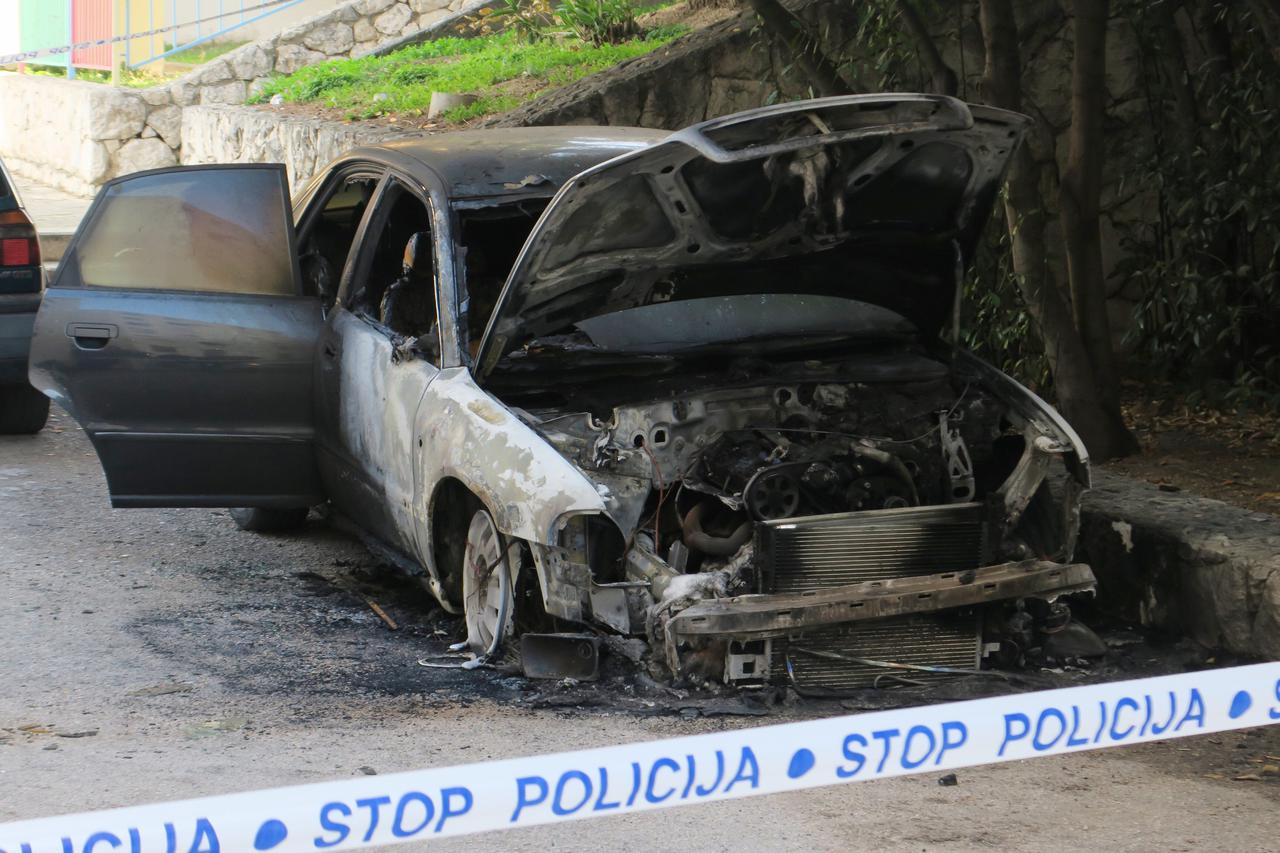 Split: U potpunosti izgorio Audi A4 u vlasništvu 49-godišnjaka