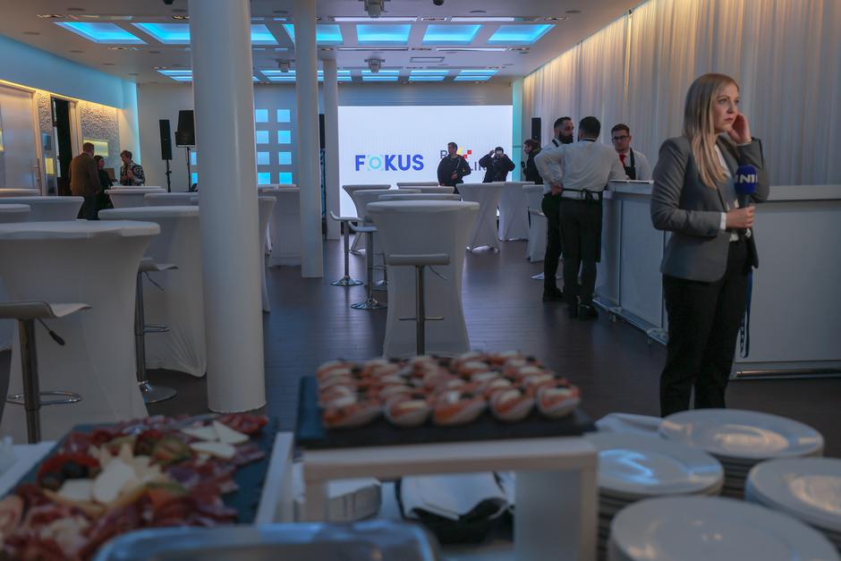 Zagreb: Priprema stožera Fokusa i Republike za doček izbornih rezultata