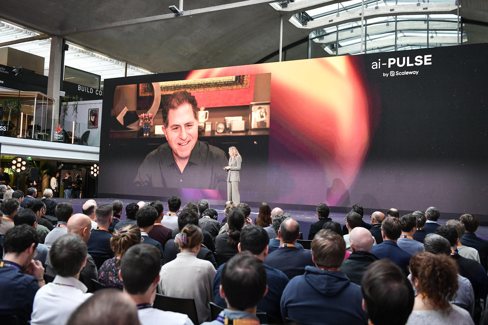 Michael Dell, američki milijarder, poduzetnik i investitor koji je osnovao i trenutačno je predsjednik uprave te izvršni direktor kompanije Dell Technologies, jednog od najvećih svjetskih pružatelja tehnološke infrastrukture, on je izgubio 9,4 milijarde eura