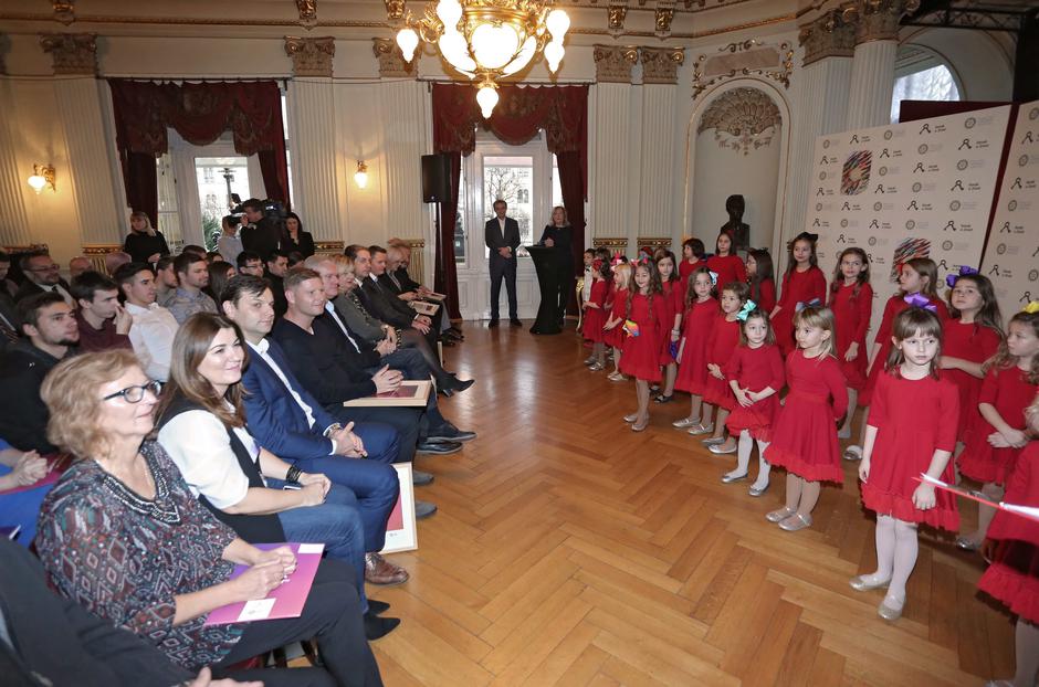 Dodijeljene stipendije humanitarne akcije „Korak u život“