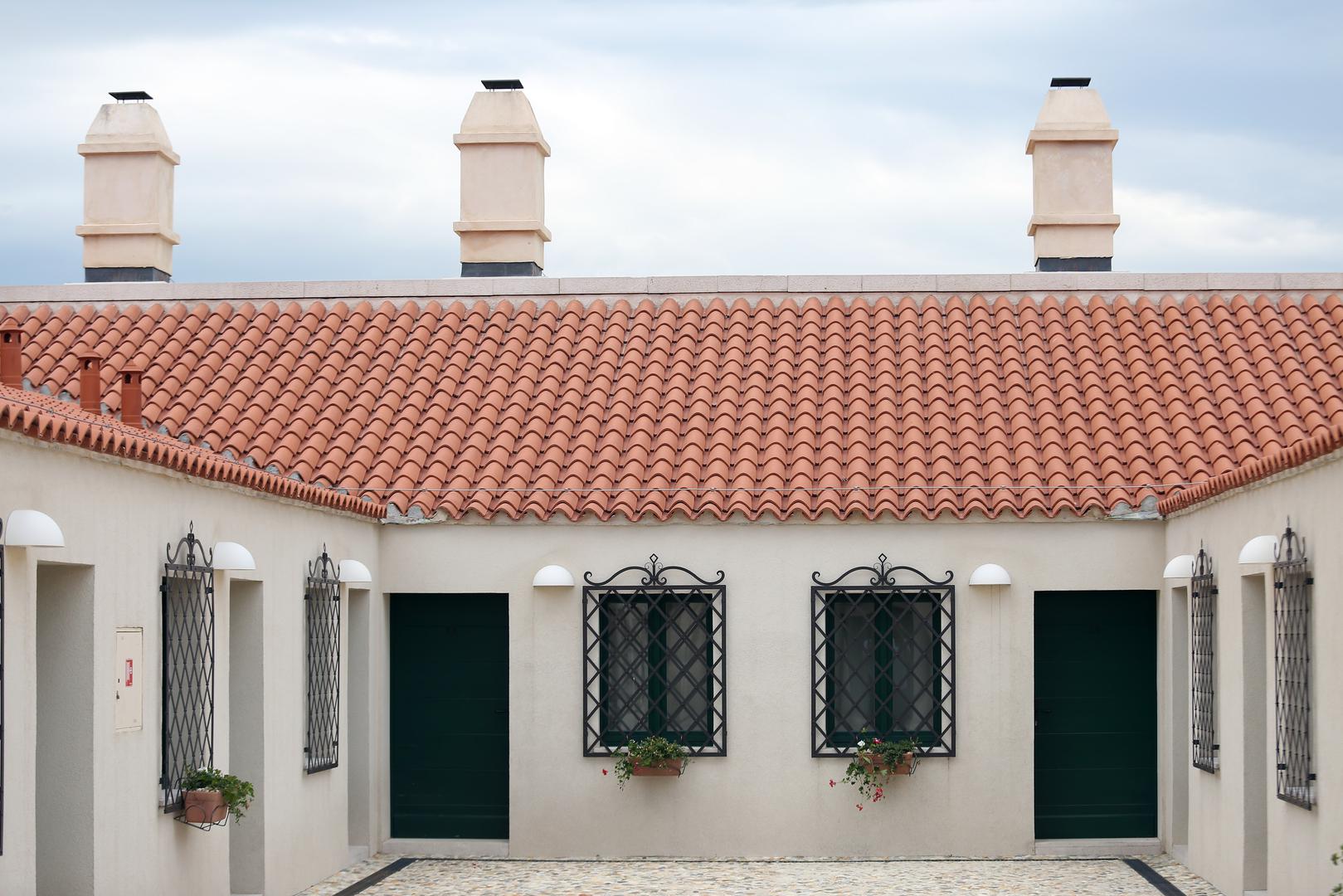 16.06.2018., Pakostane - Han Jusufa Maskovica u Vrani je izgradjen u 17. stoljecu i sluzio je kao svratiste, odmoriste i rezidencija. Maskovica han, povrsine vece od 2000 cetvornih metara, najveci je spomenik turskoga graditeljstva u Hrvatskoj i najzapadnija gradjevina islamske arhitekture na tlu nekadasnjeg turskog carstva. Photo: Dusko Jaramaz/PIXSELL 