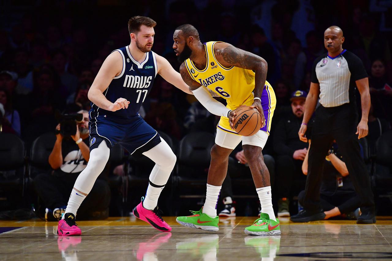 NBA: Dallas Mavericks at Los Angeles Lakers