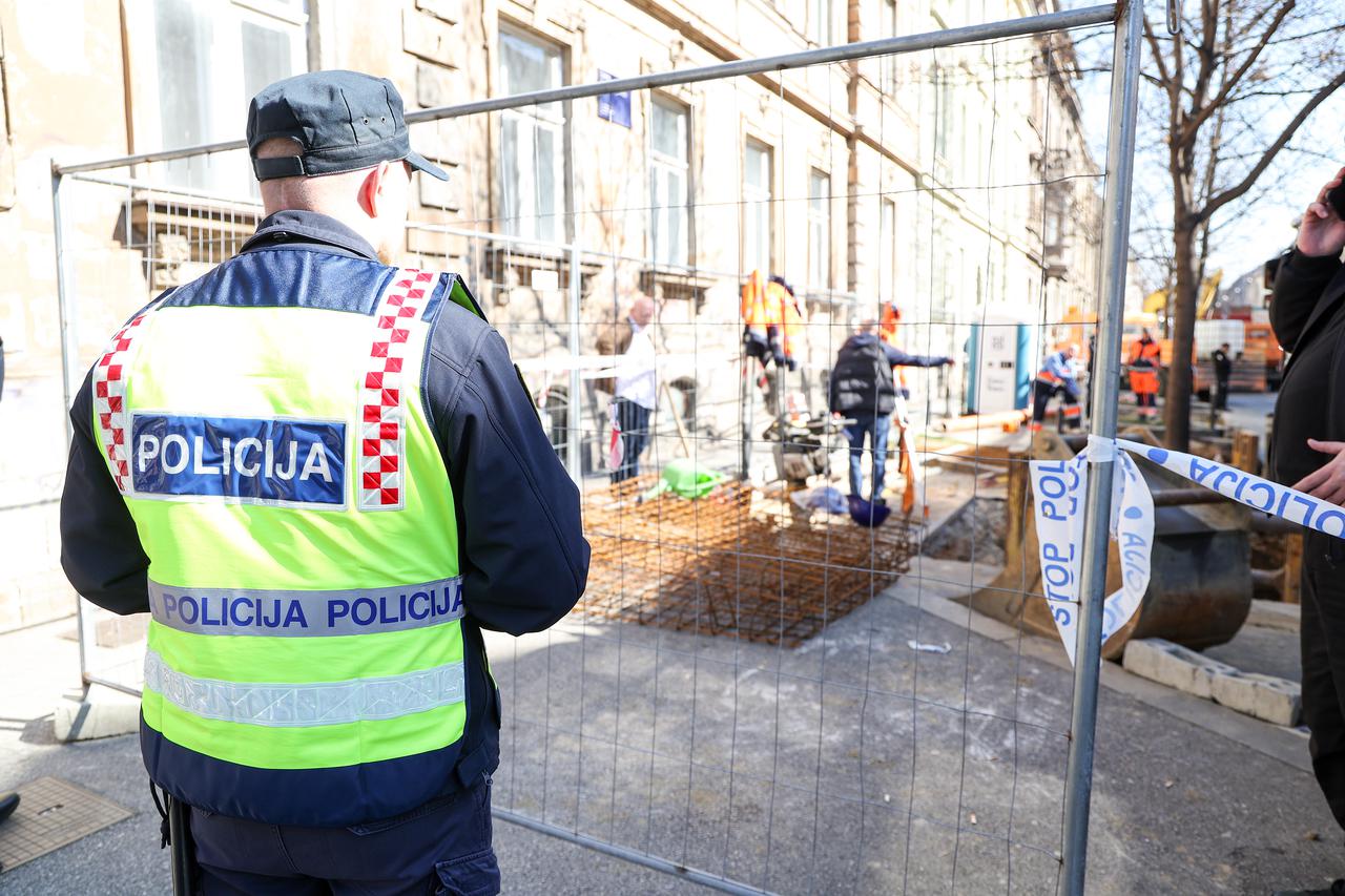 Zagreb: Policija čuva gradilište u Ulici Jurja Žerjavića