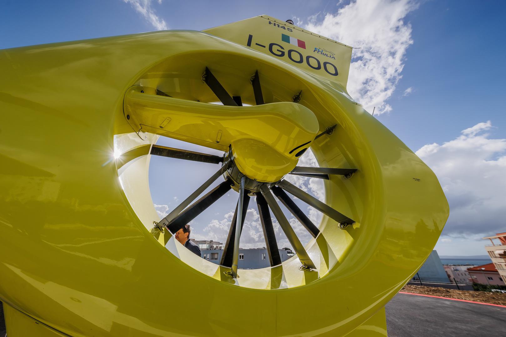 "Odlučno nastavljamo s provedbom zdravstvene reforme, te ostvarenjem naše misije pozicioniranja pacijenta u fokus. Uspostavom HHMS-a, uz brze brodice i postojeću zemaljsku hitnu službu, ispunjavamo reformske mjere u području hitne medicine i dodatno osiguravamo jednaku šansu za zdrav život svim građanima i posjetiteljima Lijepe naše“, zaključio je ministar Beroš.