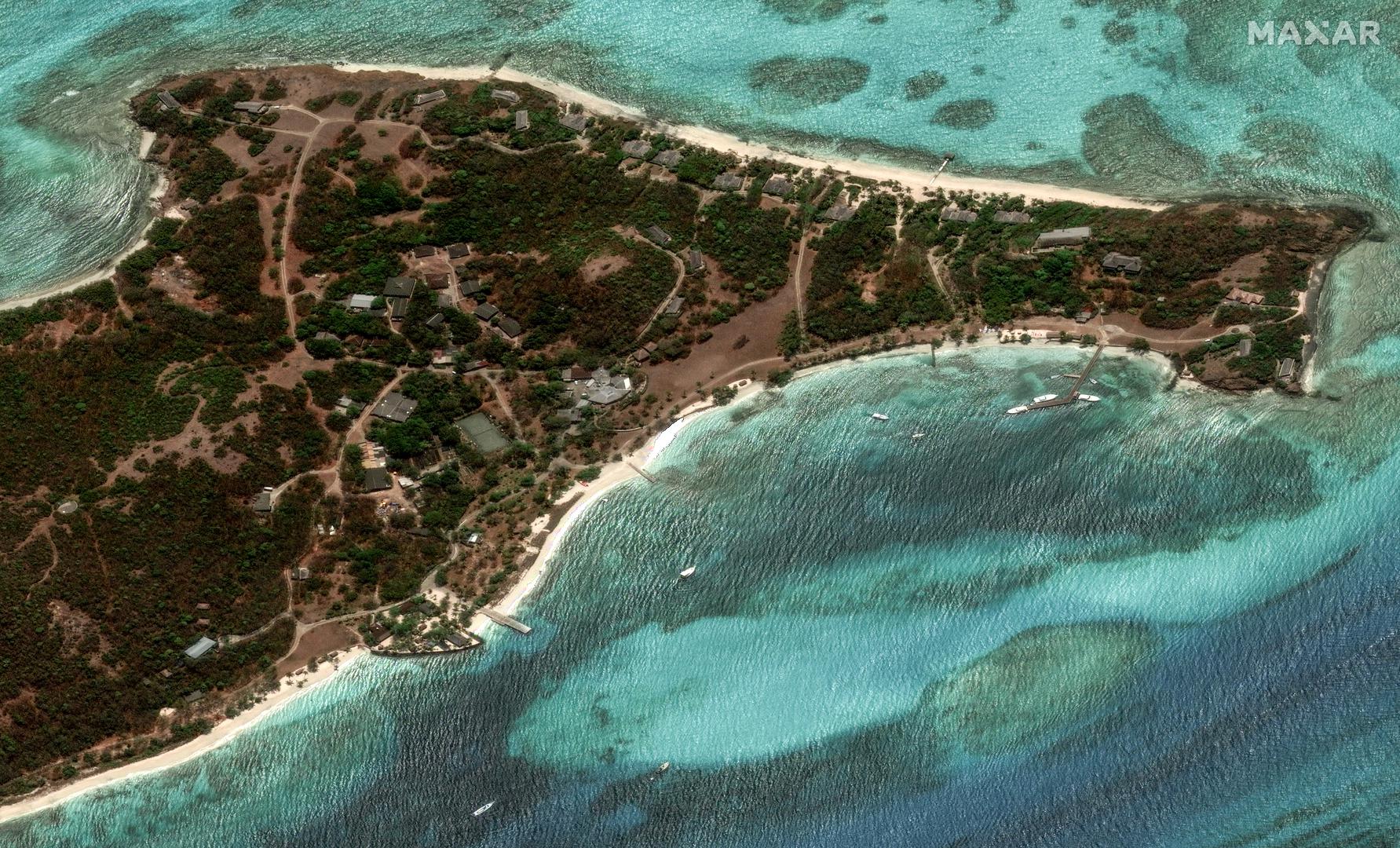 Beryl, koji je u ponedjeljak navečer privremeno podignut na "potencijalno katastrofalnu" kategoriju 5 - najvišu razinu - od tada je malo oslabio, rekao je američki Nacionalni centar za uragane (NHC) u utorak poslijepodne.