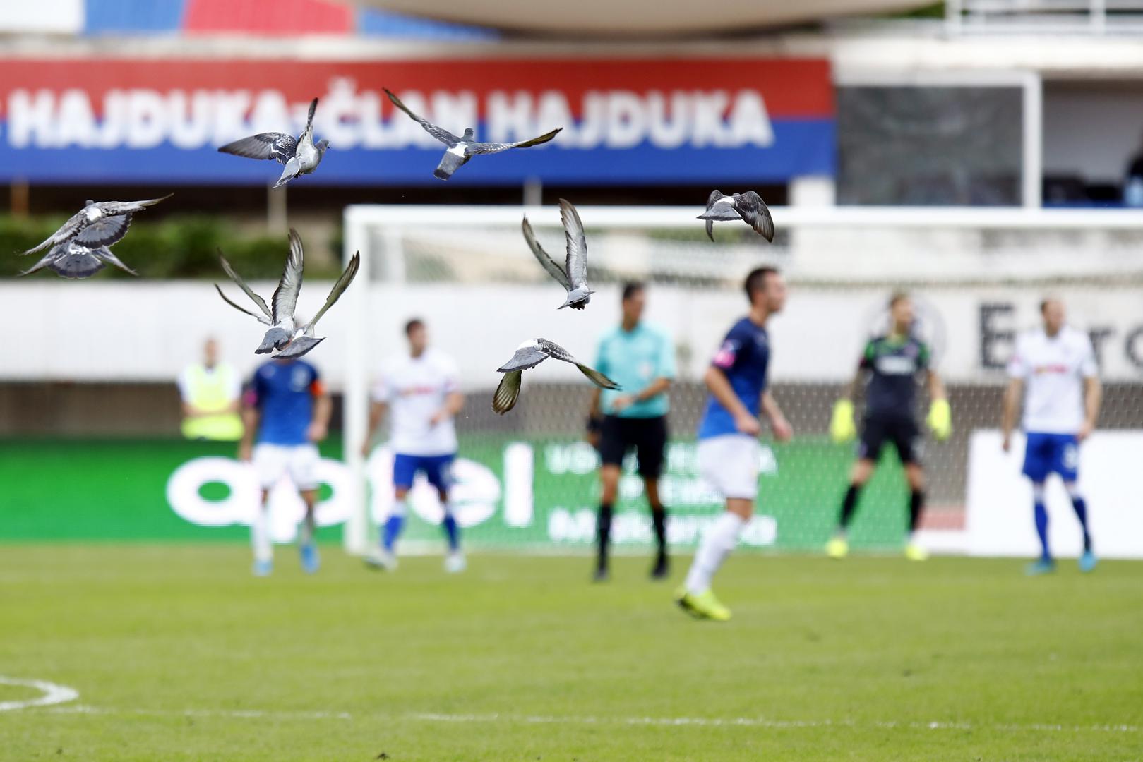 Bijeli nisu imali problema protiv gostiju iz baroknog grada. Burićeva družina je u 11. kolu Prve HNL u Splitu pobijedila Varaždin s 2:0