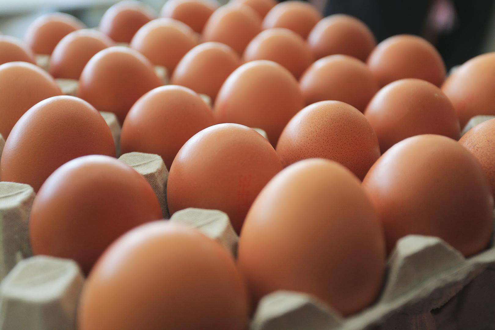 Jaja – Umjesto druge kave na poslu, pojedite jaja jer su puna proteina, joda te vitamina B6 i B12 te su izvrsna za podizanje energije.