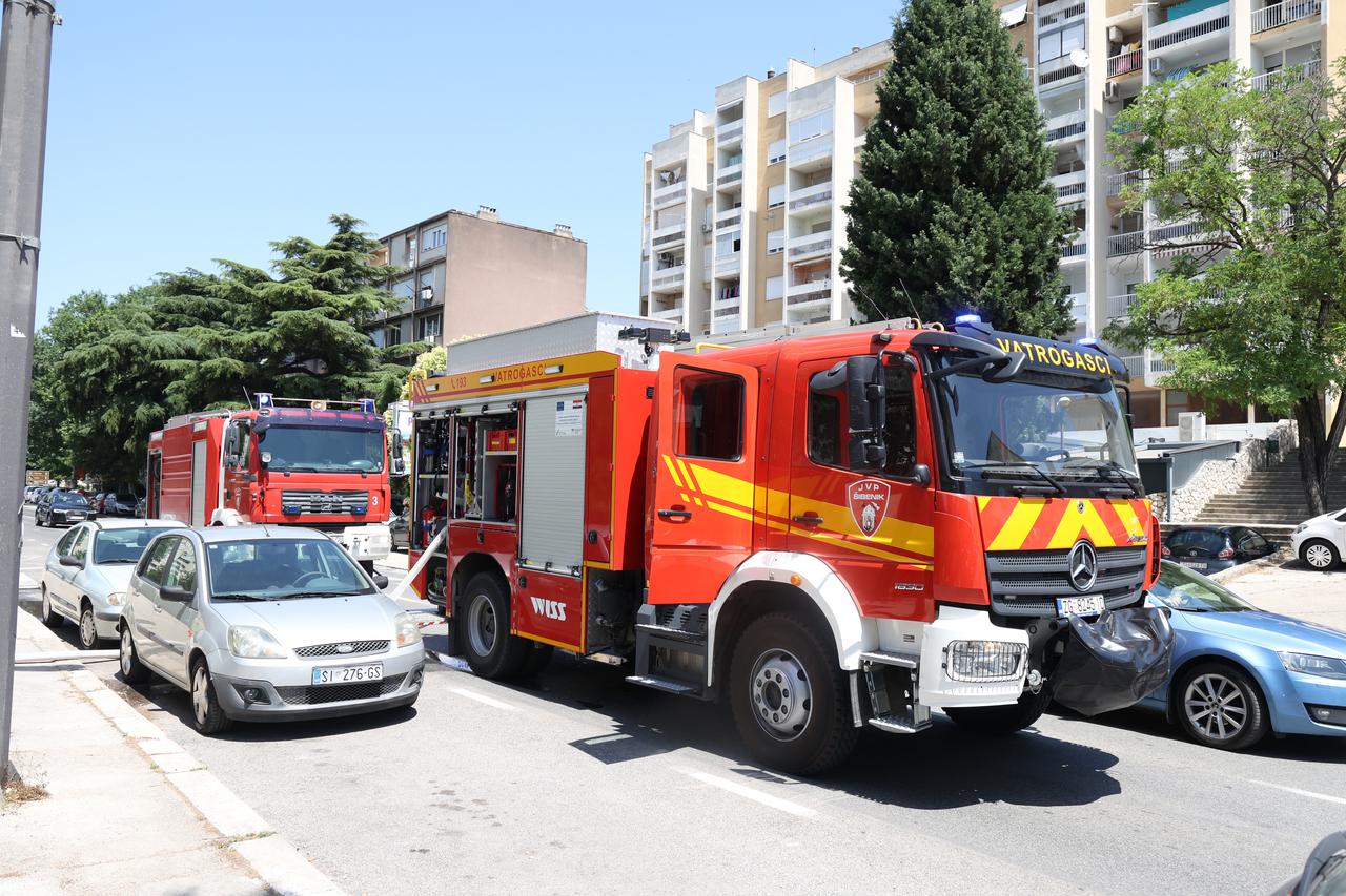 Šibenik: Požar na Baldekinu, zapalio se odba?eni namještaj