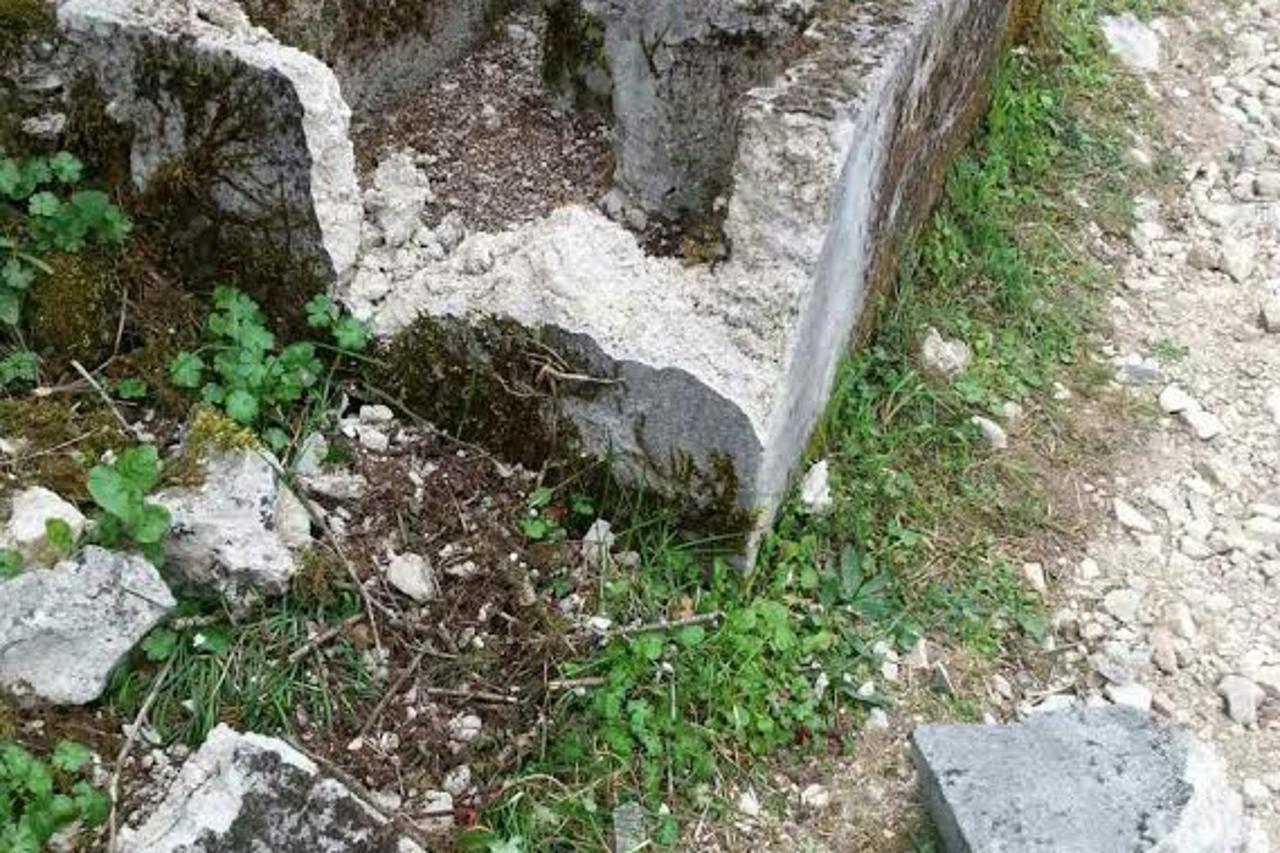 stolac, križni put