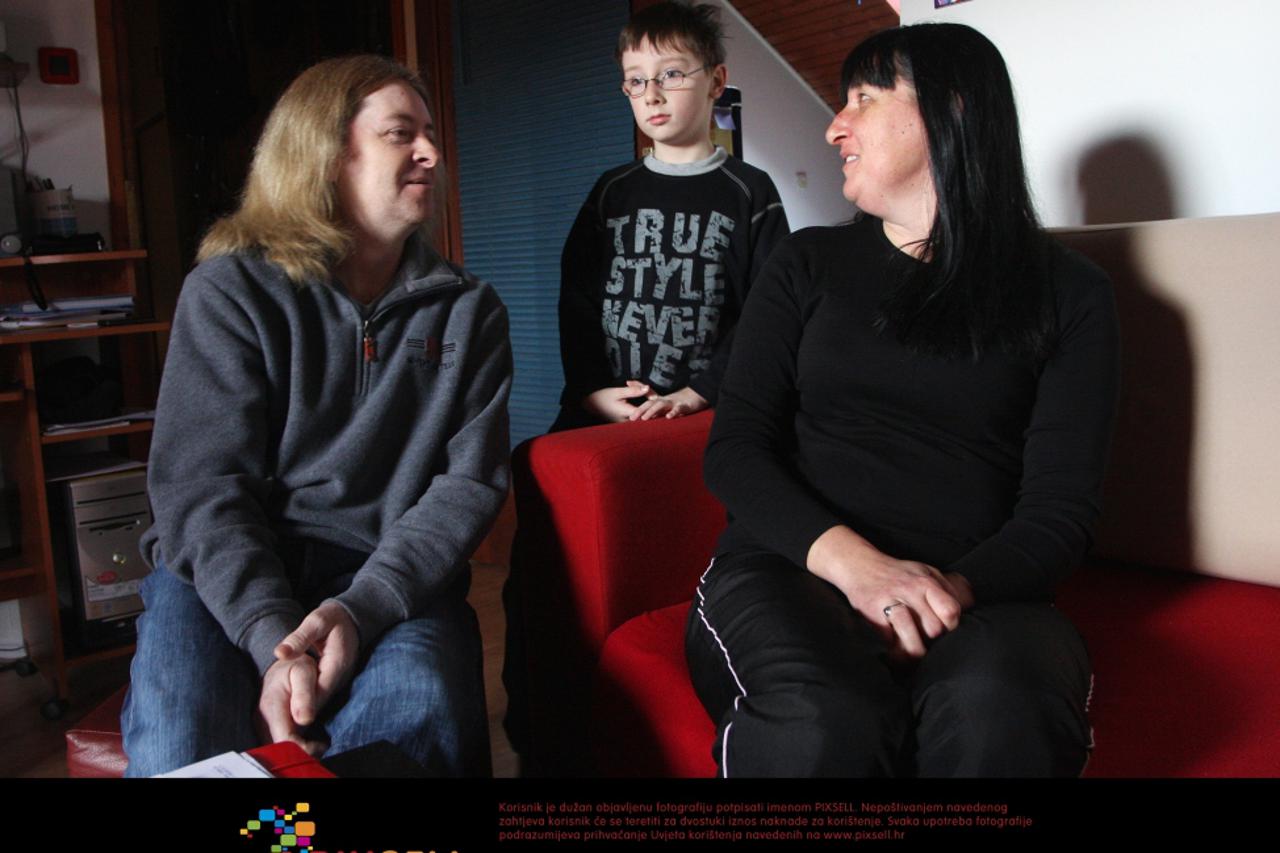 Karolina Dollard s obitelji