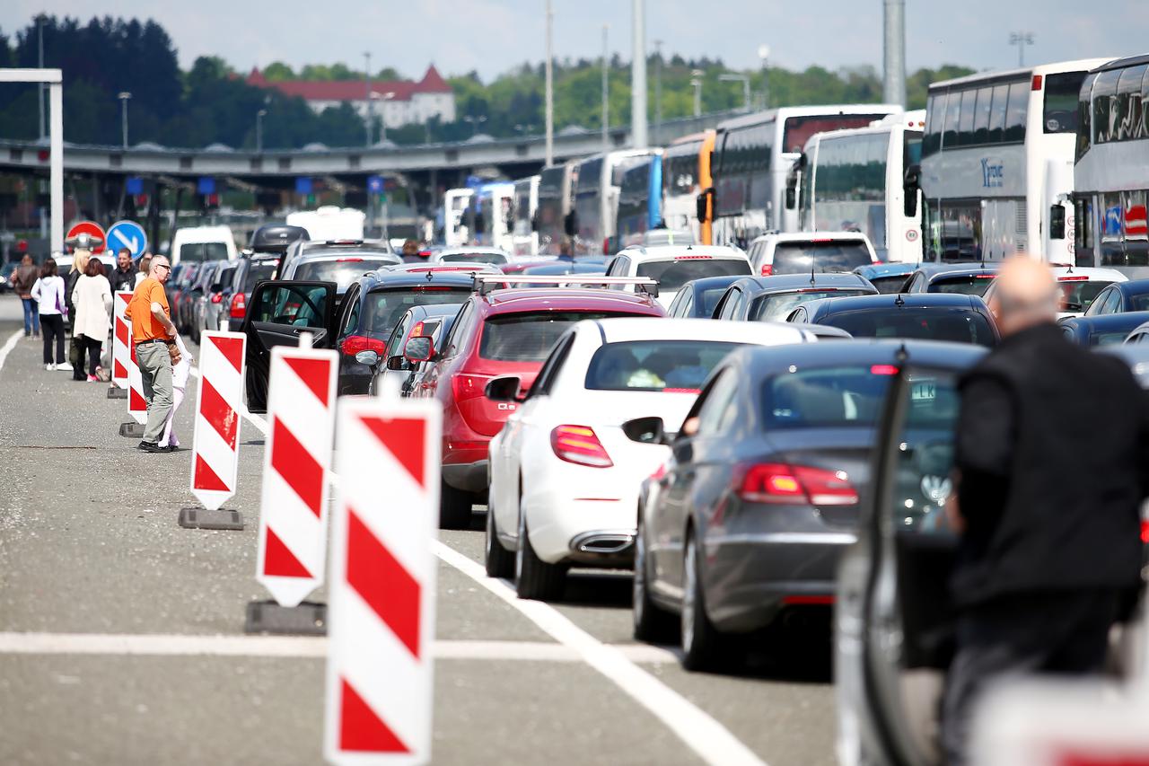 Bregana: Gužve na graničnom prijelazu Bregana za ulazak u Sloveniju