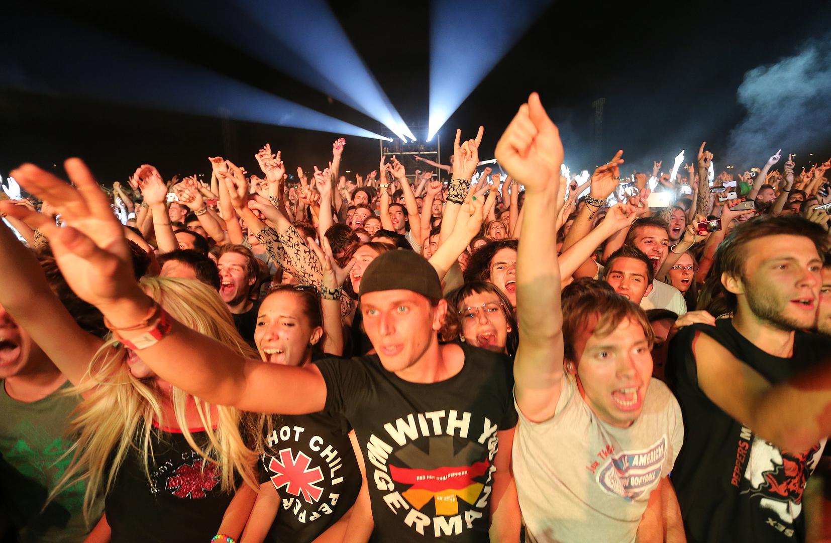 Na njihovom koncertu se okupilo 35 tisuća obožavatelja koje su počastili dvosatnom svirkom.