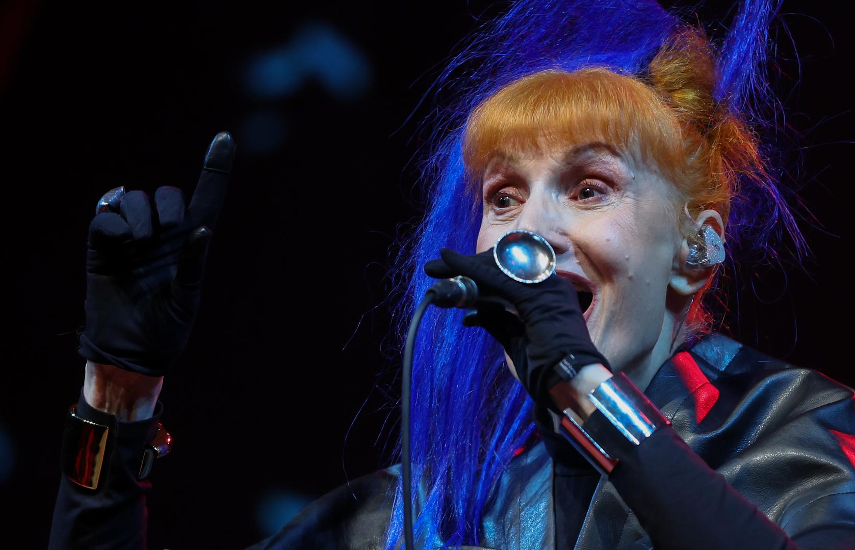  Praćena svojim fantastičnim bendom kojeg čine Borna Šercar, Davor Črnigoj, Toni Starešinić i Elvis Penava, Josipa je publiku provela kroz svoje bezvremenske hitove. 