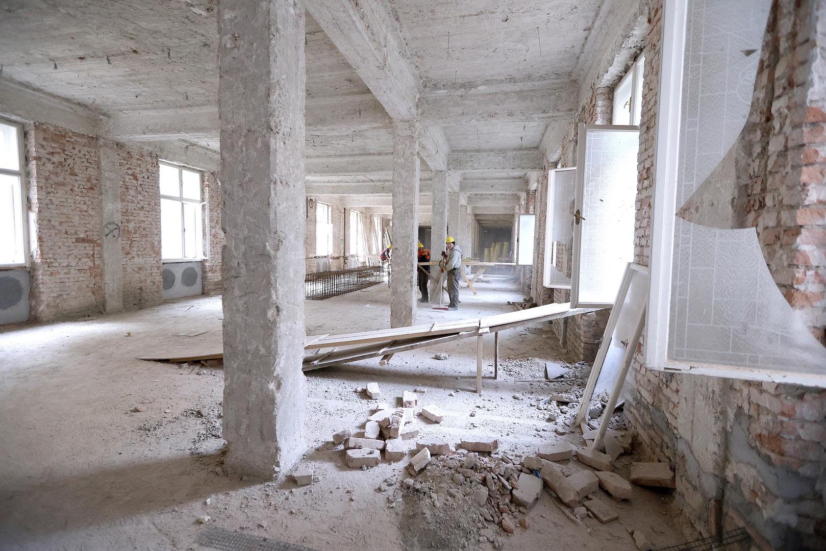 Iako će zgrada zadržati prepoznatljiv izgled, u unutrašnjosti ipak neće sve ostati isto. Novina koja će najviše zanimati građane jest vidikovac koji će se otvoriti na četvrtom katu