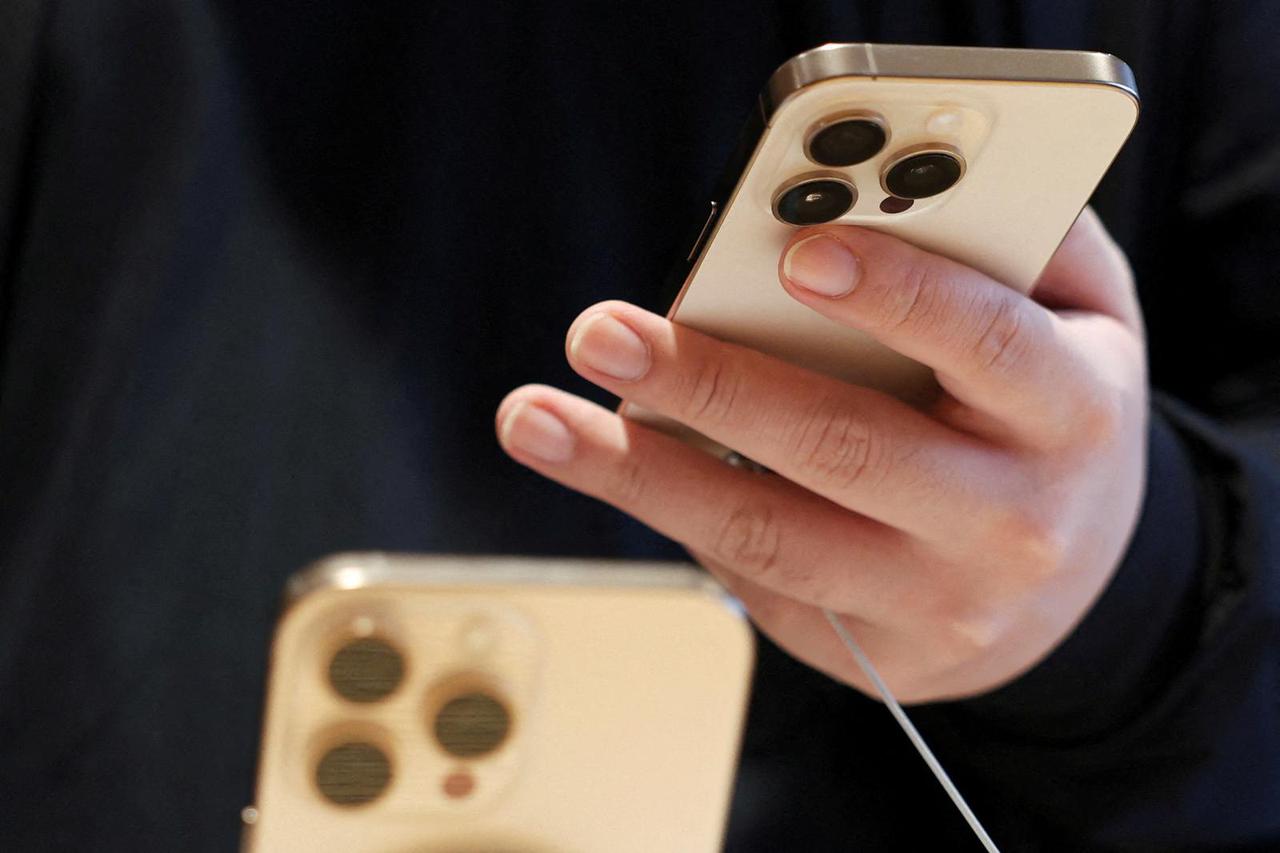 FILE PHOTO: Apple's iPhone 16 Pro